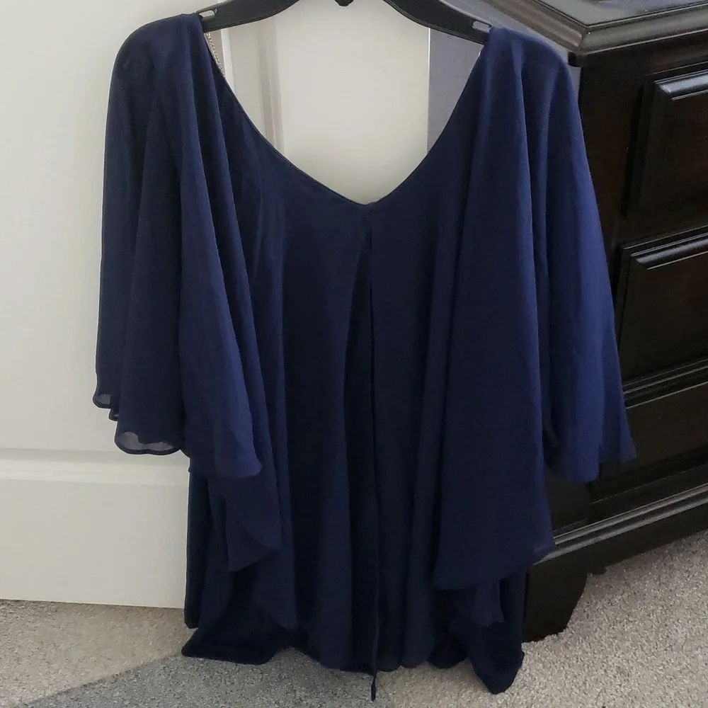NWT Avenue Navy Overlay V-Neck Removable Tassel Necklace Blouse - Picture 9 of 9